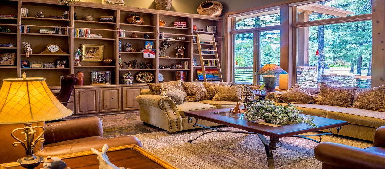 Custom-made and Factory-modified Home Décor