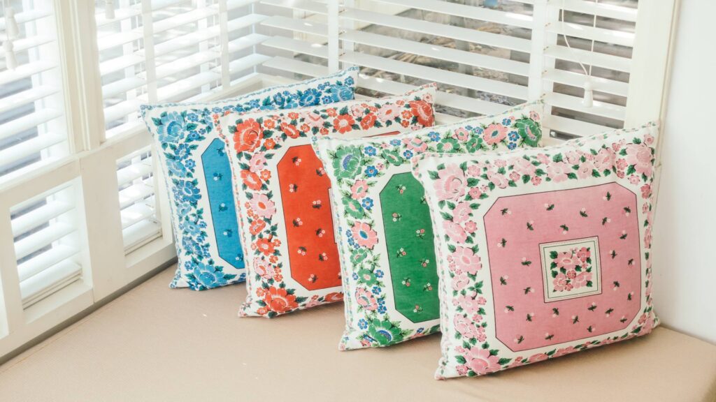 Decorative Pillows, Inserts & Covers