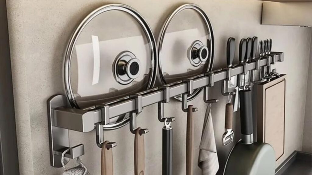 Kitchen Decorative Accessories (Signs, Shakers, Counter Décor)